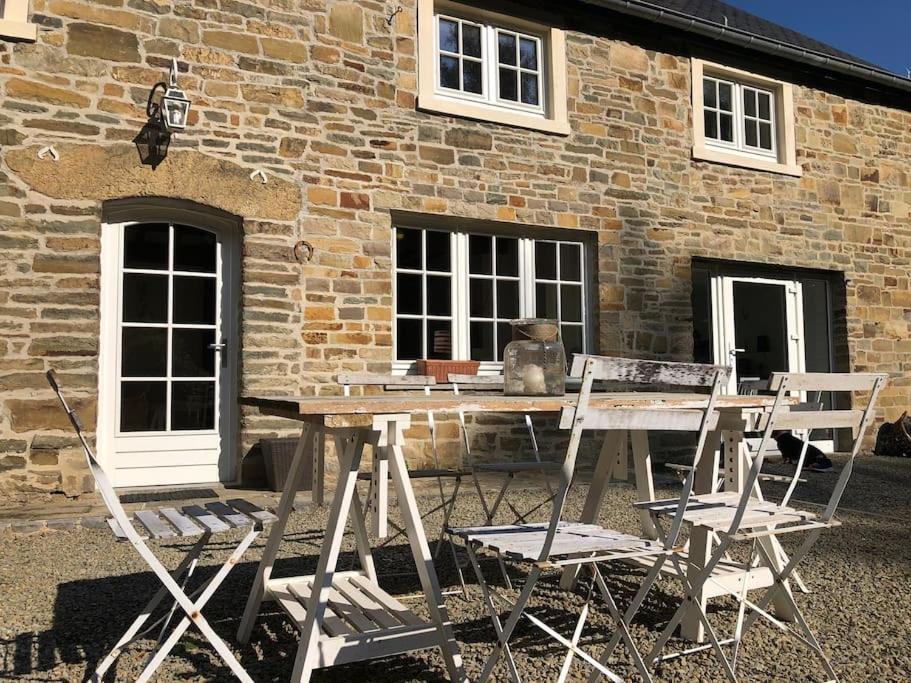 Ferienhaus Maison En Pierre, Chaleureuse, Avec Etang Havelange